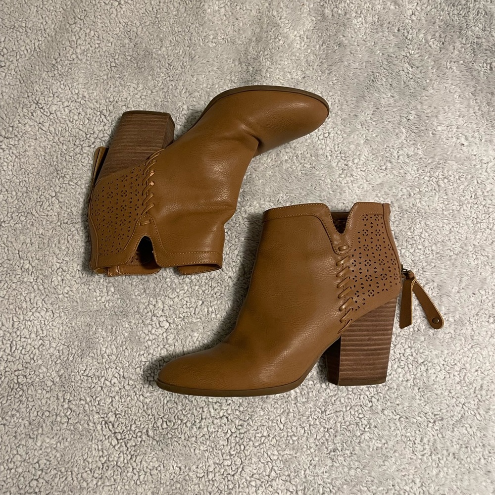 Tommy Hilfiger booties